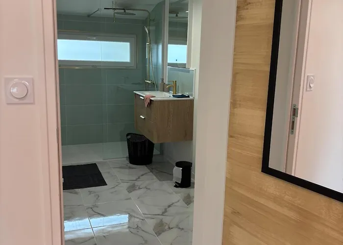 Proche Du Mont Michel بيت للعطل